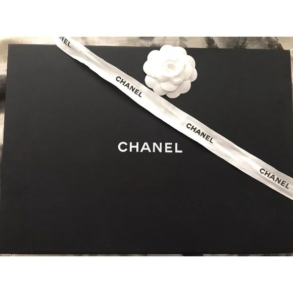 Chanel O Red Case Zipper Pouch With Charms! - Picture 7 of 7